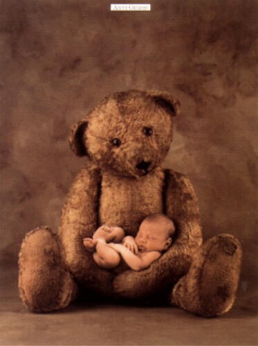 geddes-anne-campbell-with-bear-6600036.jpg